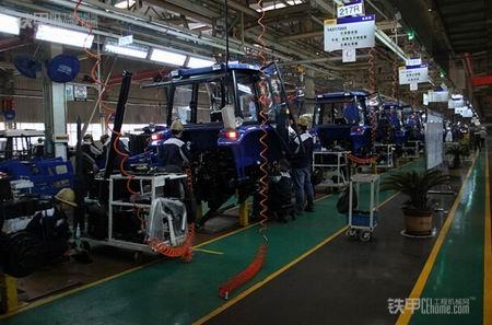 福田雷沃重工生产车间