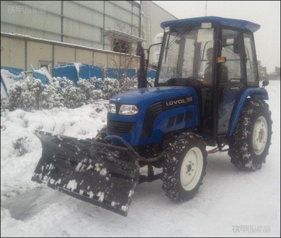 雷沃清雪型拖拉机