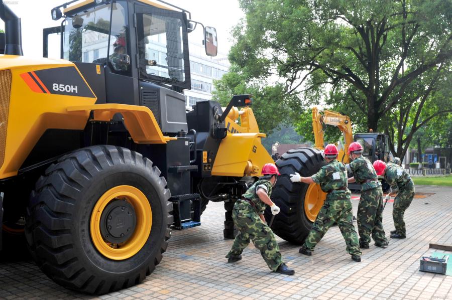 柳工应急救援志愿者服务队挂牌