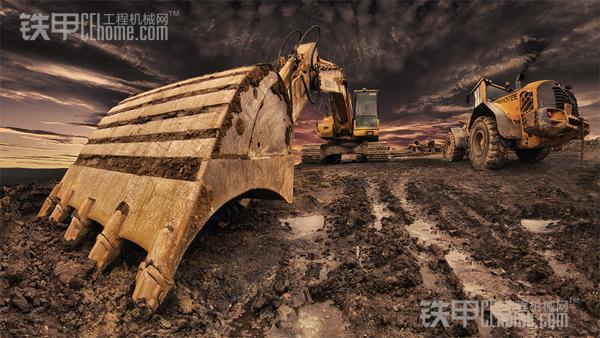 轻信朋友圈 男子微信买二手挖掘机被骗二十万