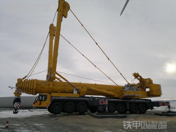 全地面起重机塔臂工况吊重摆振特性研究