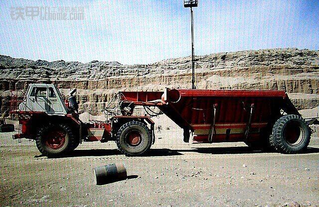 小松(komatsu)hd465-7 铰接式倾卸卡车