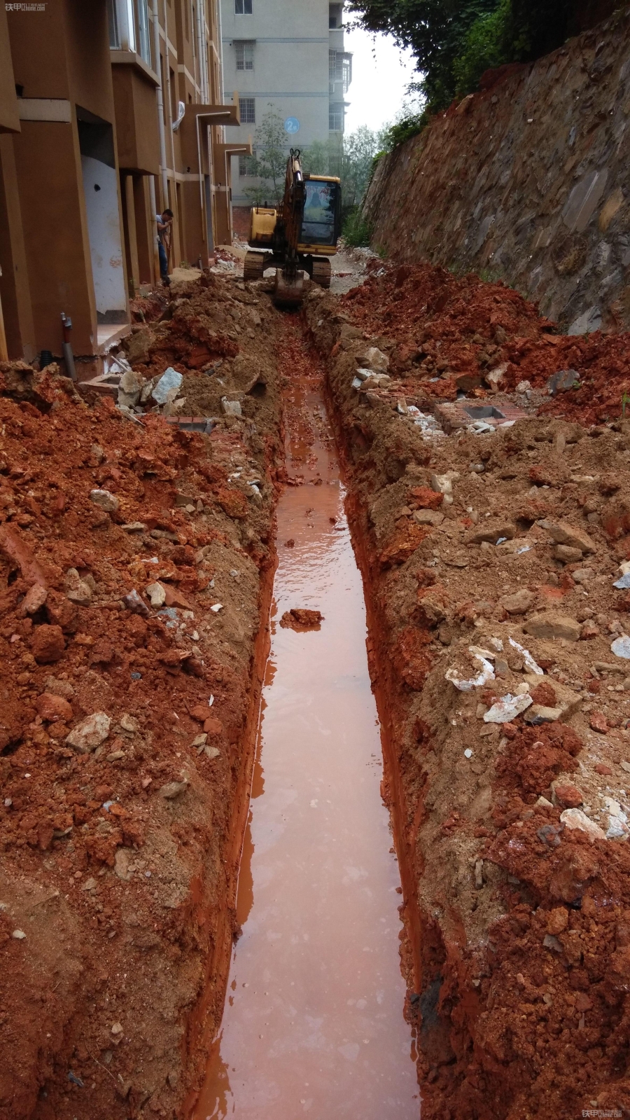 铁甲小黑说挖机操作(五) 如何把沟挖好