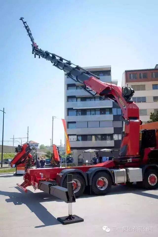 帕尔菲格发布新款125吨·米 32吨随车吊
