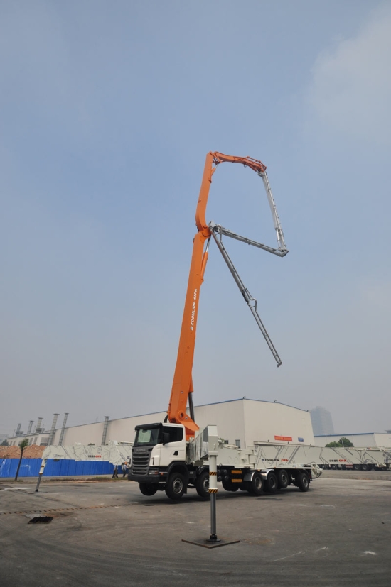 中国最长的泵车900米长图片