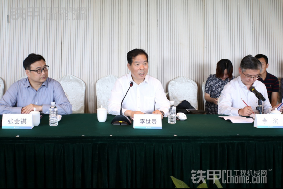 南京市委常委,江宁区委书记李世贵介绍了江宁的发展情况