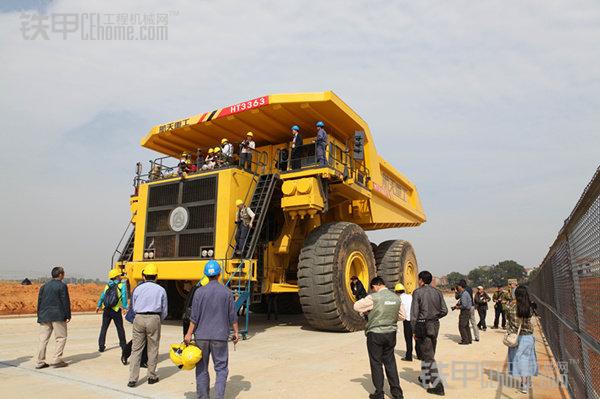 363吨级:ht3363两轴矿山自卸车
