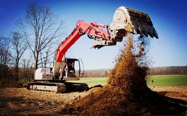 挖掘机出租师傅无意中说出甩土作业诀窍